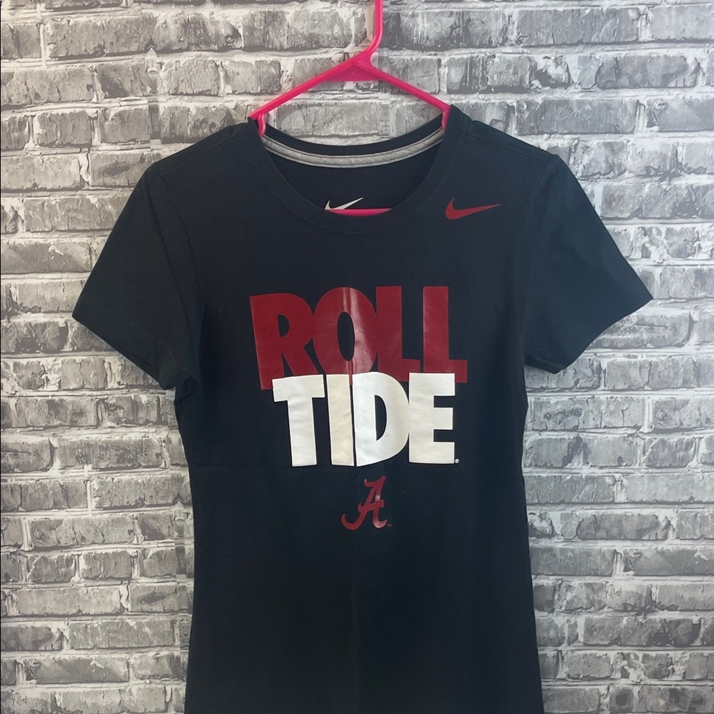 Alabama
Nike Black and Crimson red 'Roll Tide' Tee